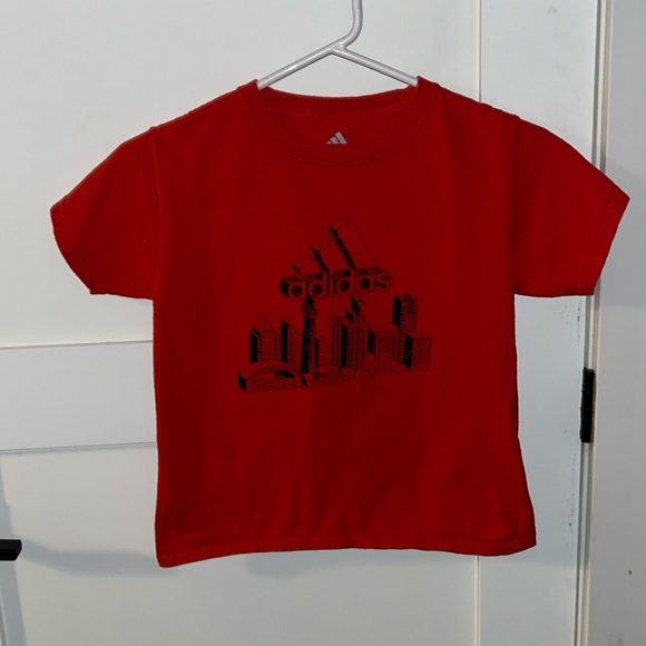 Adidas kids XS t-shirt with Toronto landscape - Picture 1 of 3